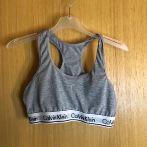 Calvin Klein topp! - Oanvänd falsk topp! 