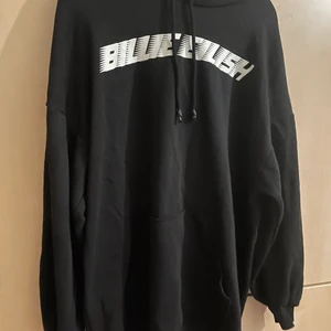 Billie Eilish hoodie - Oversized Hoodie med tryck på baksidan. Använd fåtal gånger.
