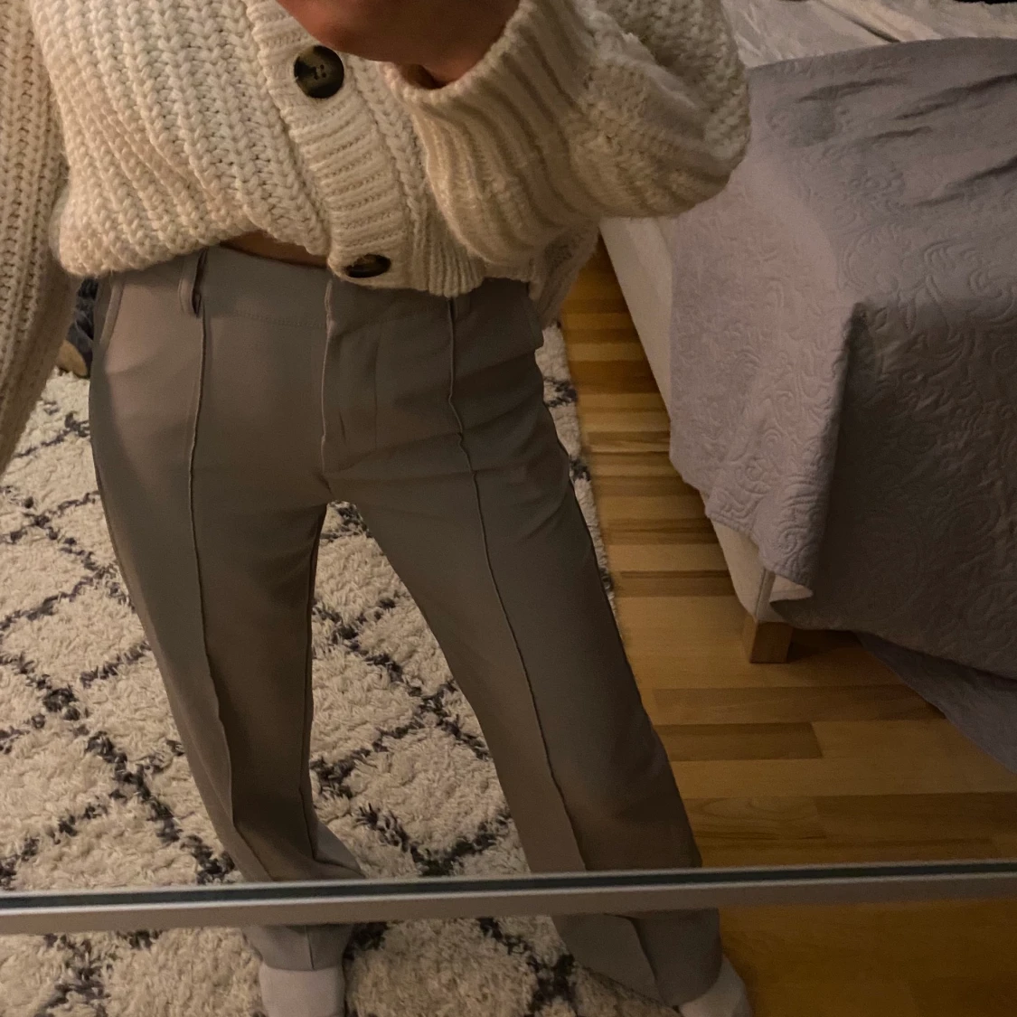 Gråa kostymbyxor - 90