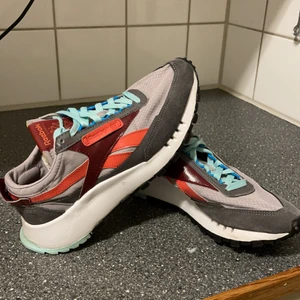 Sneakers 💚 - In really good shape 