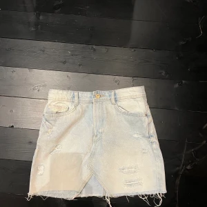Jeanskjol zara - Jeanskjol från zara super fin 