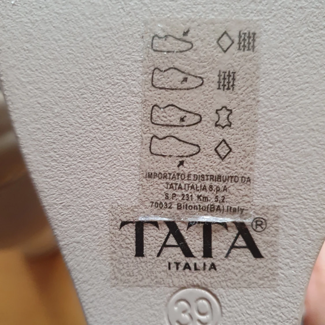 Helt nya och oanvända sneakers säljes! - 90