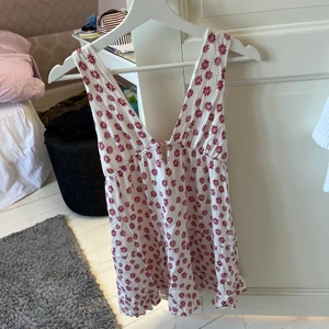 Sommarklänning  - Klänning från Pull & bear. 