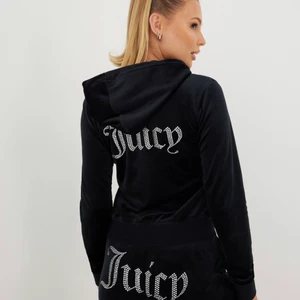 Juicy set  - De är i storlek m och s om ni vill ha bild kom privat Elr vill undrar något kom privat priset kan sänkas vid snabba affärer 