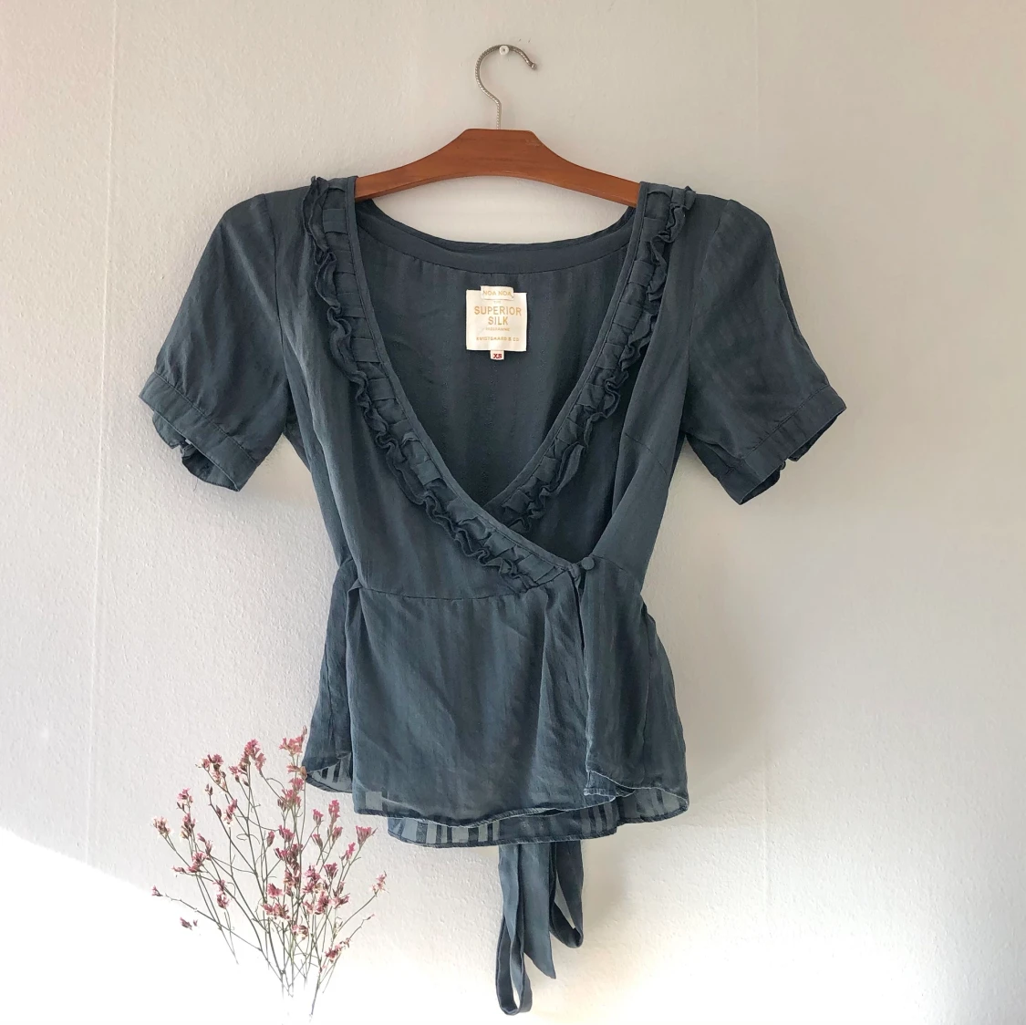 Söt blus av 100% silke. Noa Noa.