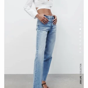 Zara midwaistjeans blåa - Zara straightfit, midwaistjeans 🤤🤤 Anvädna max 2 gånger. Storlek 40 men passar mig som har 36/38. Nypris: 359 kr