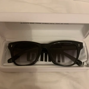 Chimi eyewear brillor 007 berry - Lätt använda chimi eyewaer brillor säljs pga knappt anväda