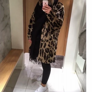 S - Leopard jacka, fuskpäls från Lindex. Fin skick, storlek S