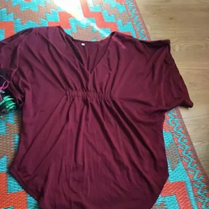 Blus - Fint vet inte vad man kallar den för . Ny skick storlek S . 50kr 