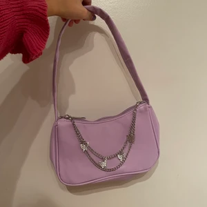 SHEIN väska - Oanvänd väska som är tidigare köpt från SHEIN. Aldrig kommit till användning därför säljer jag den. 📦