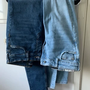 Jeans  - Snygga jeans. Använt ett fåtal gånger. Båda för 200, ett par för 100kr. Köparen står för frakt 