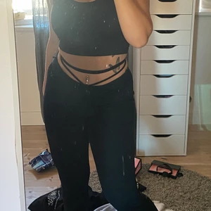 Byxor  - Byxor från bershka aldrig använda