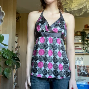 Linne - Såå fint linne som jag tyvärr säljer pga pengarbrist😭❤️ Står storlek S men skulle nog säga M men passar nog fler storlekar! Frakt tillkommer 