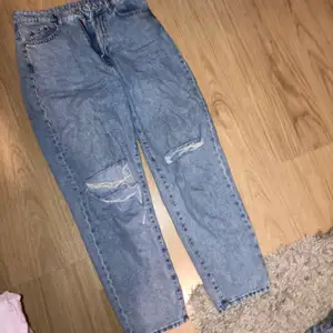 Jättefina mom jeans från hm i storlek 36 