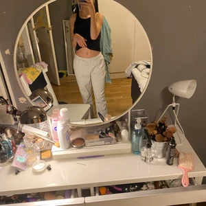 Gina storlek xs  - Dessa jätte sköna byxor dock lite noppriga.