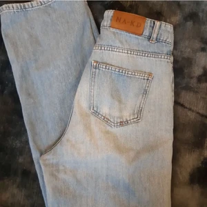 Blåa jeans från nakd - Säljer nu dessa blåa jeans från nakd. Säljer pga att de var förstora köpte dom här på plick och verkligen jättefina 