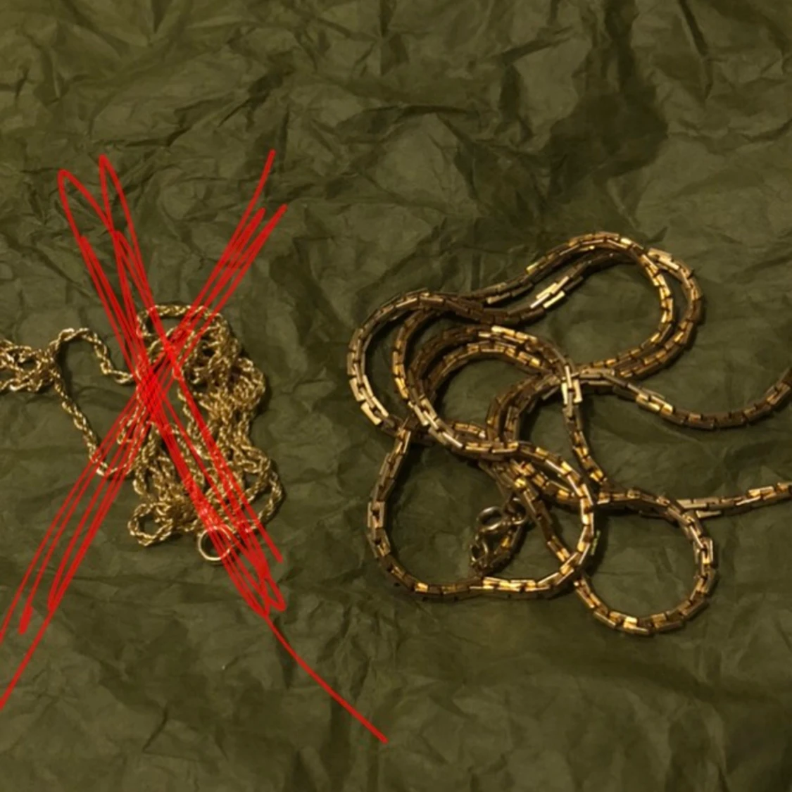 Guldiga halsband  - 90