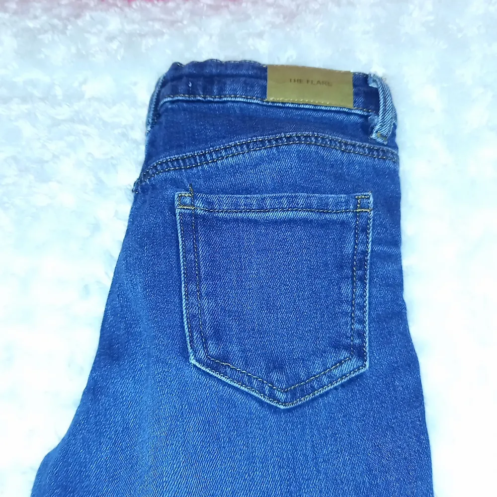 Jeans, 10 yrs old, size 140, Made in pakistan köparen står för frakt 66 kr säljer för jag vuxit ur dem använda 4-5 ggr pris kan diskuteras . Jeans & Byxor.