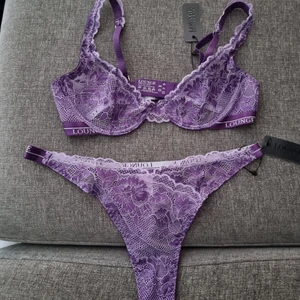 Underkläder - Fint sett. Allt med lappar på. String stl S, Bh:n 70C.  300 kr inkl frakt på dessa. Går även köpa bara bh:n eller bara string. 