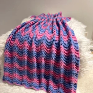 Filt - Stickad bebis filt. 