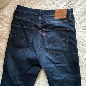 Levi’s jeans - Levi’s jeans i storlek 28. Sitter bra på mig som är storlek M. Knappt använda.