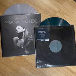 Limited edition Yours Truly White/Clear Vinyl lp och Christmas and Chills Picture disc Vinyl lp ! Pris diskuteras 