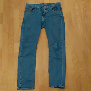 Jeansen är köpta på Dressman för 450kr och är ett par väldigt snygga jeans. Använda max 10 gånger och är i toppskick.