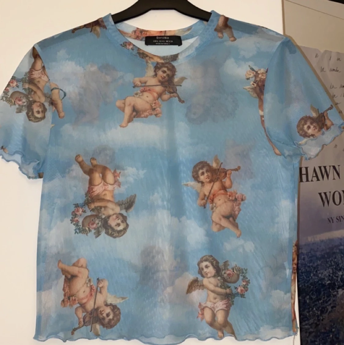 Super söt mesh tröja med änglar  - 90