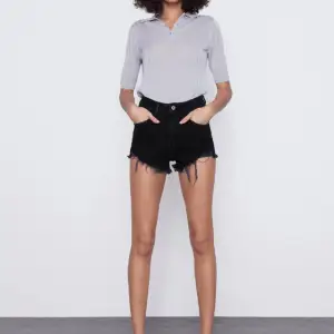 Oanvända shorts från zara super fina💓💕Köparen står för frakten💓💕