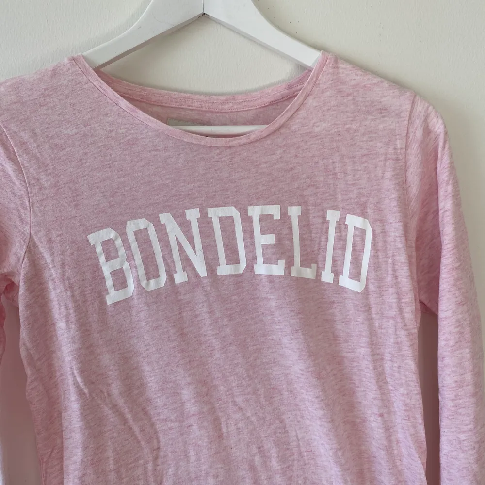En mjuk, rosa, långärmad tröja från Bondelid i storlek S. Frakt tillkommer❤️. T-shirts.