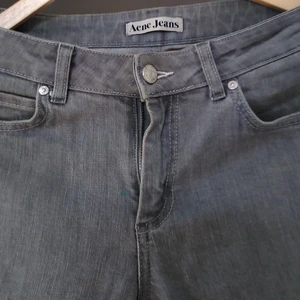 Acne jeans. Äldre modell, som är i gott skick. Strl 30/34 - Acne jeans som inte använts på många år. Modell Hex Royale.