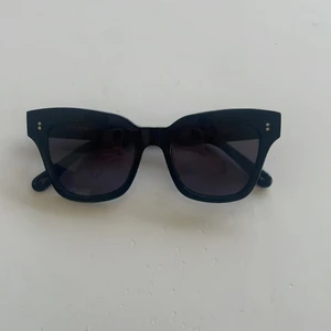 Chimi glasögon  - Säljer nu mina snygga chimiglassögon ❤️ är i storlek 005 liknar 007 mycket ❤️ är i färgen svart ❤️