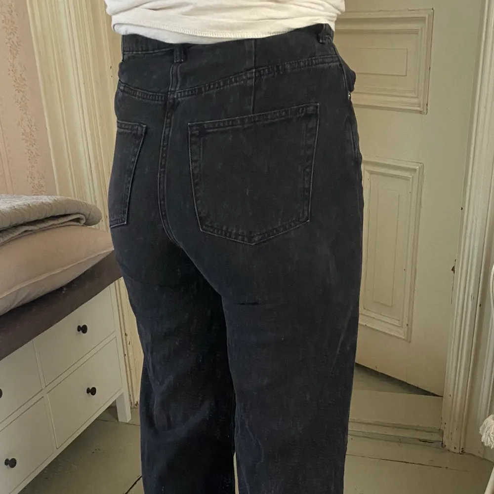 Ace Weekday jeans använda ett fåtal ggr. Stlk: W29L32. Säljer även i blått!. Jeans & Byxor.