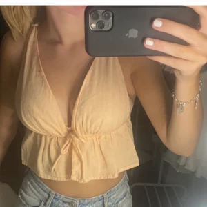 Topp bikbok  - Säljer denna i svart, vit och denna färg! Köpt förra året men endast testade 💗