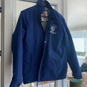 Oversized  - Oversize jacka. Använt fåtal gånger. Köparen står för frakten😇