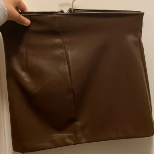 Kjol  - Säljer denna kjolen från hm 