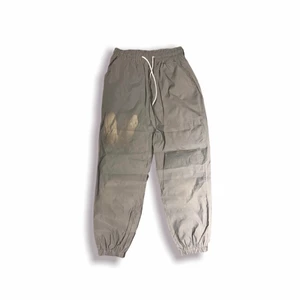 Reflex byxa - Grå Reflex byxor med två fickor. Passar storlek S    Använt 1 gång  