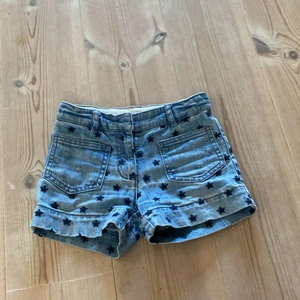 Stella McCartney shorts - Superfina shorts från stella mcCartney som jag nu säljer då de är för små, inget fel på dom alls!