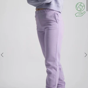 Lila mjukisbyxir från Gina  - Lila mjukisbyxor från Gina tricot, fina och sköna att ha på sig 