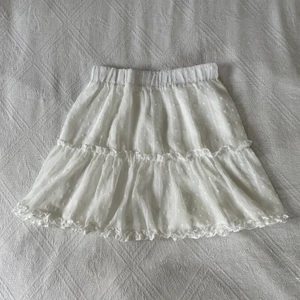 Kjol - Säljer denna kjolen ifrån Shein, jättefin 💗