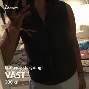 Svart väst - Kostar nu 200  Kom privat för bilder eller om du har frågor ☺️👌