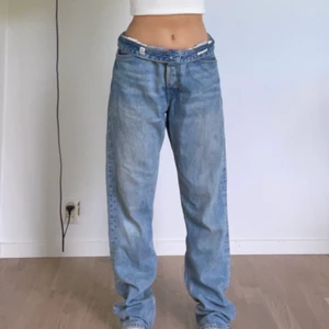 Lågmidjade baggy jeans - Jeans från jack &jones, för långa på mig (jag är 155cm)🤍dom är köpta från herravdelningen🤍köparen står för frakten på 79kr🤍