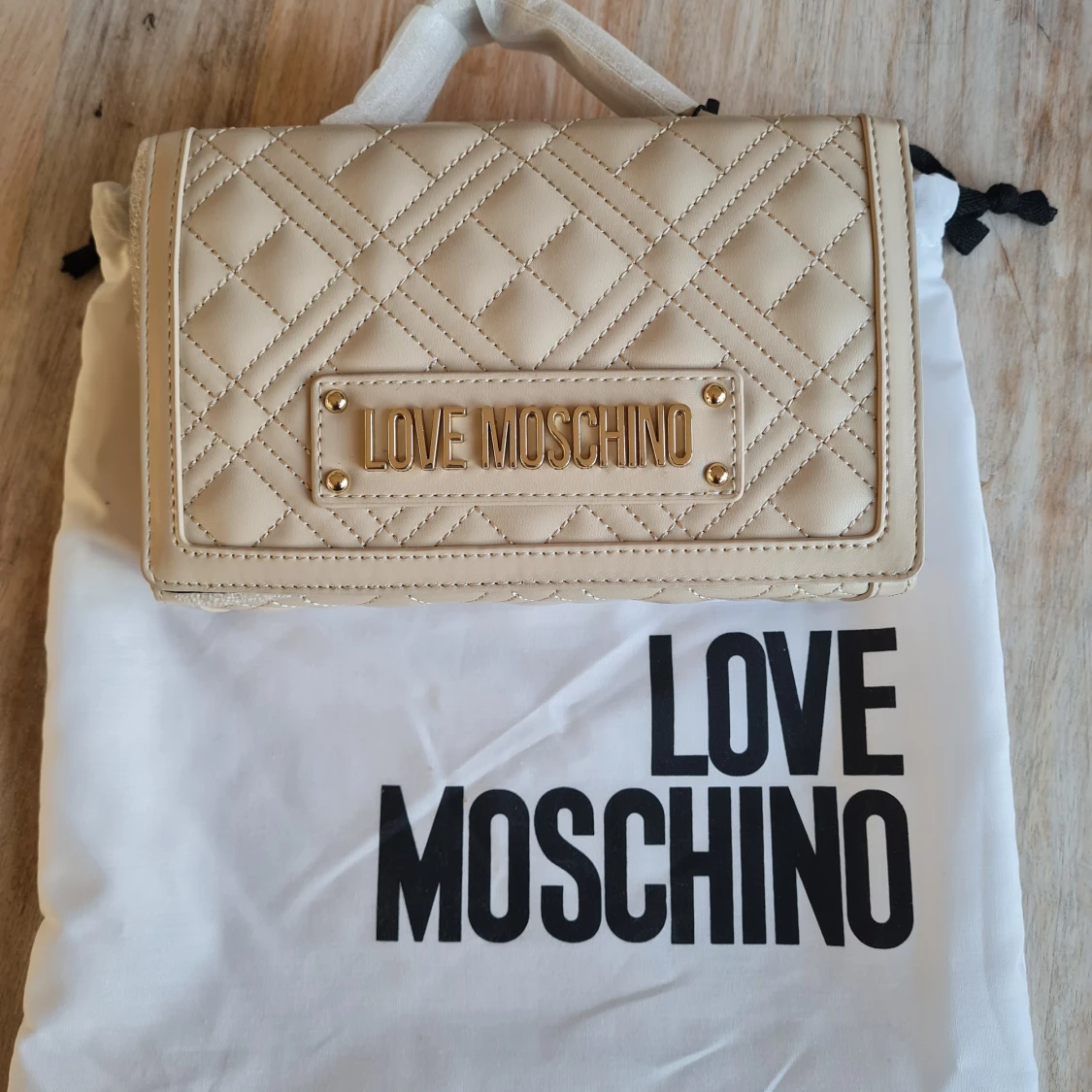 Love Moschino