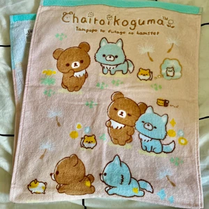 Rilakkuma handduk  - super söt och gullig handduk med Rilakkuma 🧸 oanvänd 🧸💓 mått : längd ca 78cm bredd: ca 34cm