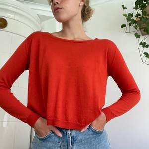Röd-orange tunn långärmad tröja från WhyRed, använd fåtal gånger. Inte min stil längre. Strl XS men passar även S. 100kr + frakt