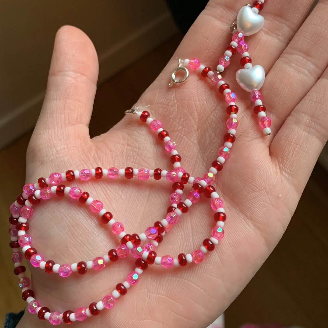 Handgjord halsband och örhängen i randig stil