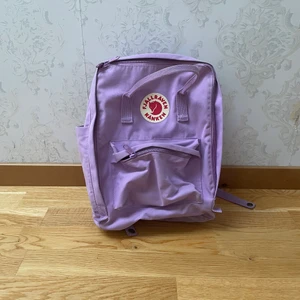 Fjällräven konken väska  - En väska från fjällräven konken ,original pris 1200kr mitt pris 700kr, har fortfarande sittunderlägget kvar