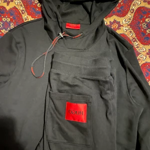 M,S - Hugo dress bra skick andvänd några gånger säljs för 700kr köparen står för frakten priset kan diskuteras 