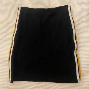 Kjol158-164 - Köpte den för ett år sen