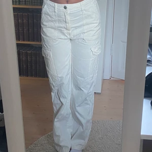 Cargo byxor från zara  - Endast använda en gång! Toppskick 